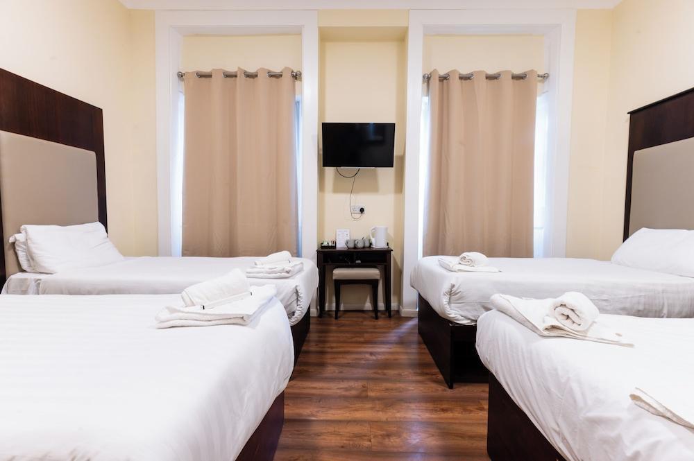 Astoria Hotel Room Type - Quadruple Room, Ensuite Astoria Hotel Room Type - Quadruple Room, Ensuite