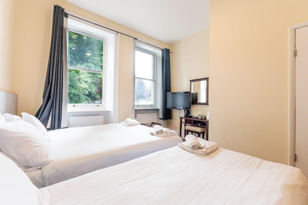 Astoria Hotel Room Type - Triple Room, Ensuite (Double & Single Bed)