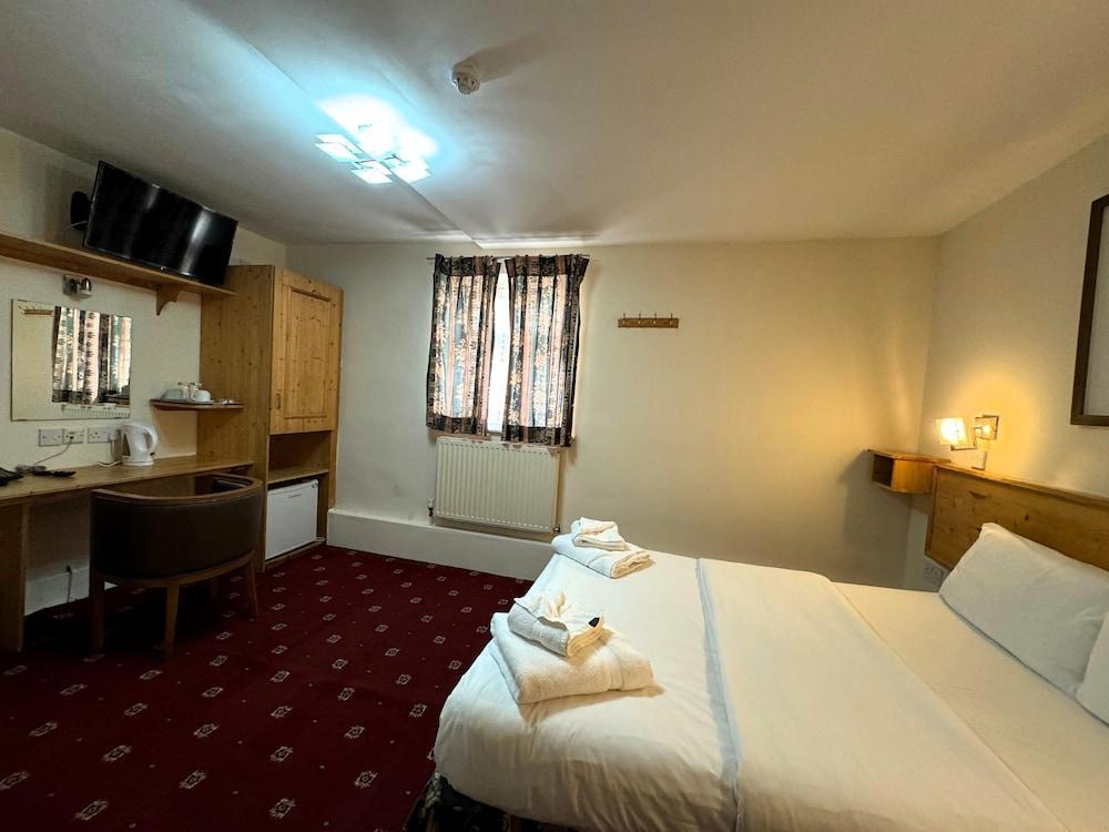 Bridge Park Hotel Room Type - Double Room, Shared Bathroom
