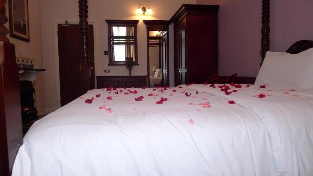 Bridge Park Hotel Room Type - Executive King Room