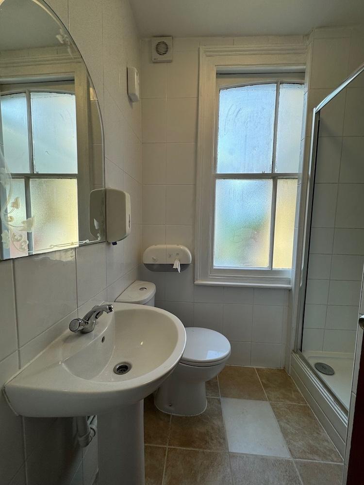 Bridge Park Hotel Room Type - Twin Room, Ensuite