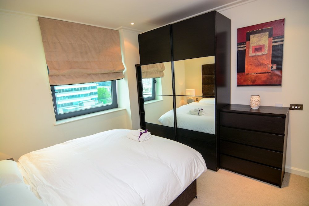 Canary Wharf Corporate Riverside Apartments London Price Address Reviews