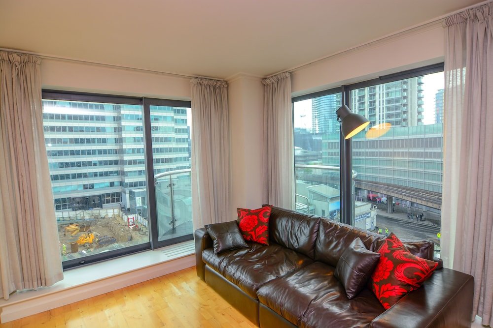 Canary Wharf Corporate Riverside Apartments London Price Address Reviews