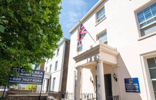 Chelsea Guest House - Tap to explore photos