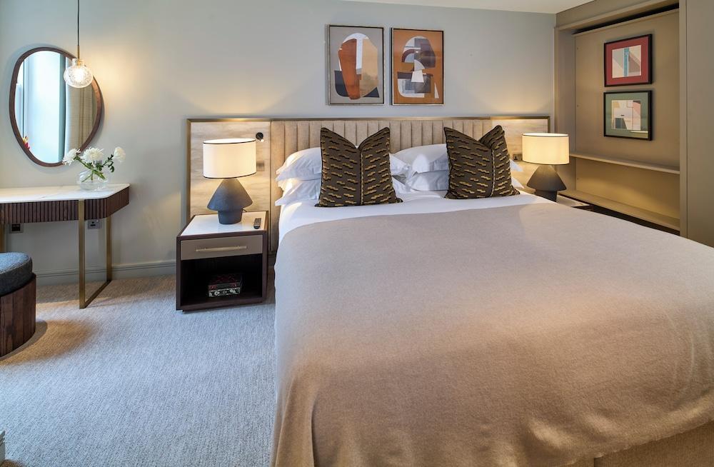 Cheval Phoenix house  Room Type - Luxury One Bedroom Apartments