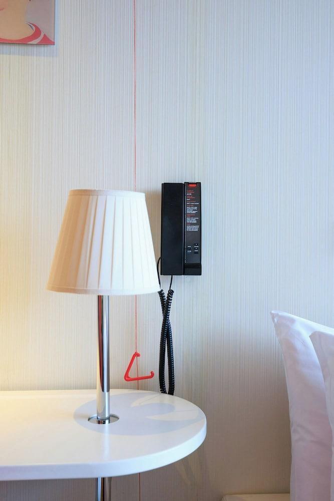 citizenM London Bankside - Tap to explore photos