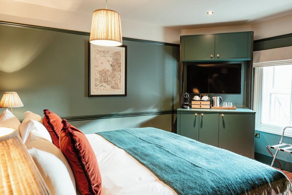 Hand & Flower Room Type - Classic Double Room