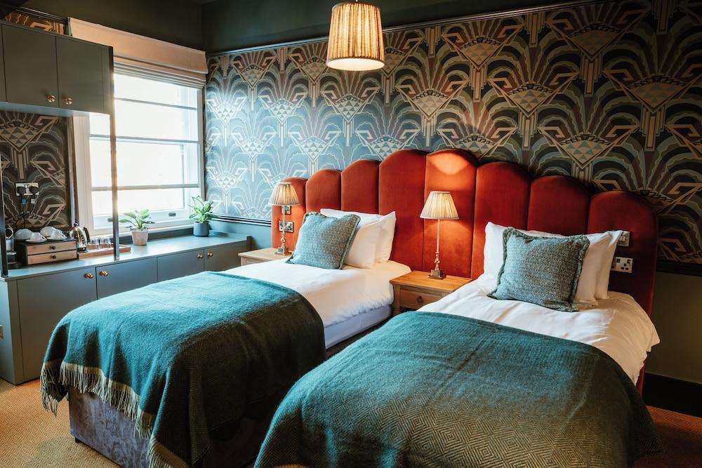 Hand & Flower Room Type - Classic Double or Twin Room