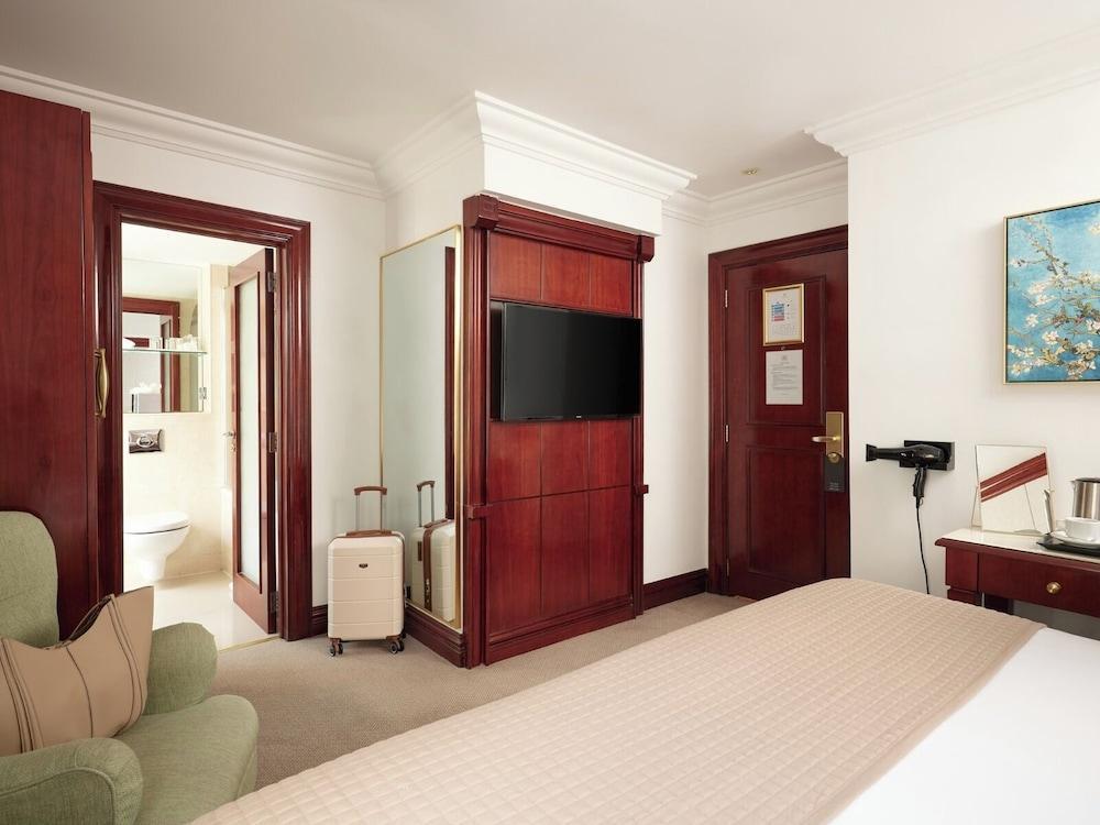 The Prime London Hotel - Tap to explore photos
