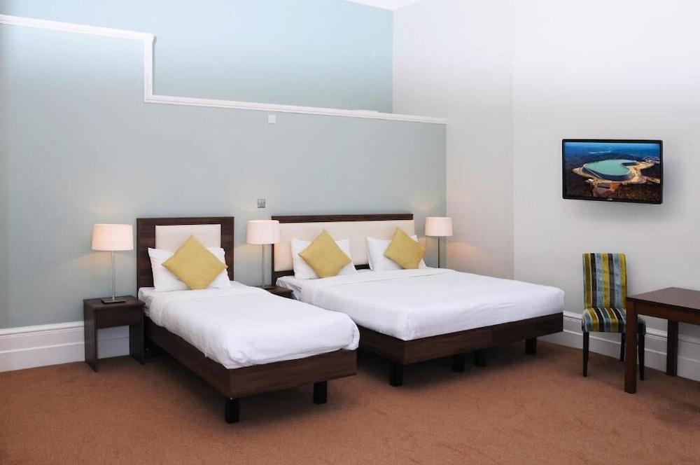 Hyde Park Boutique Hotel Room Type - Quadruple Room Hyde Park Boutique Hotel Room Type - Quadruple Room