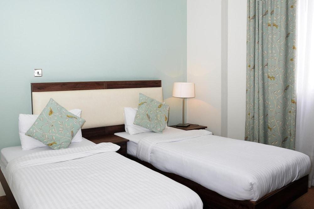 Hyde Park Boutique Hotel - Tap to explore photos