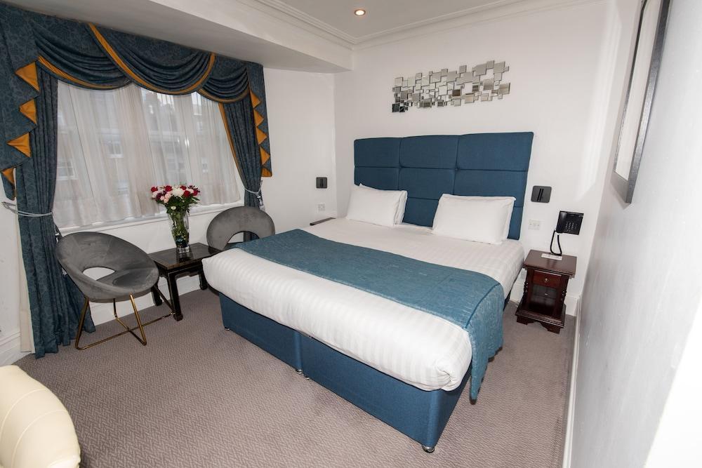 Hotel La Place Room Type - King Size Double Room