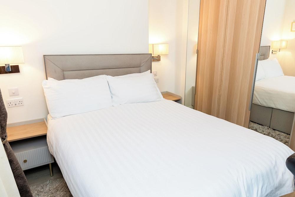Marylebone Village Apartments - Tap to explore photos