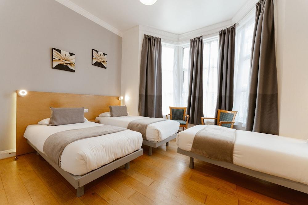 Star Hotel Room Type - Triple Room