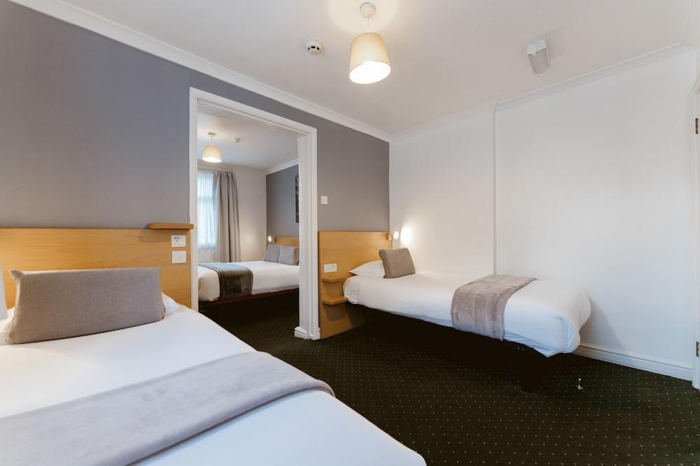 Star Hotel Room Type - Quadruple Room Star Hotel Room Type - Quadruple Room