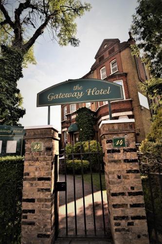 Gateway Hotel - Tap to explore photos
