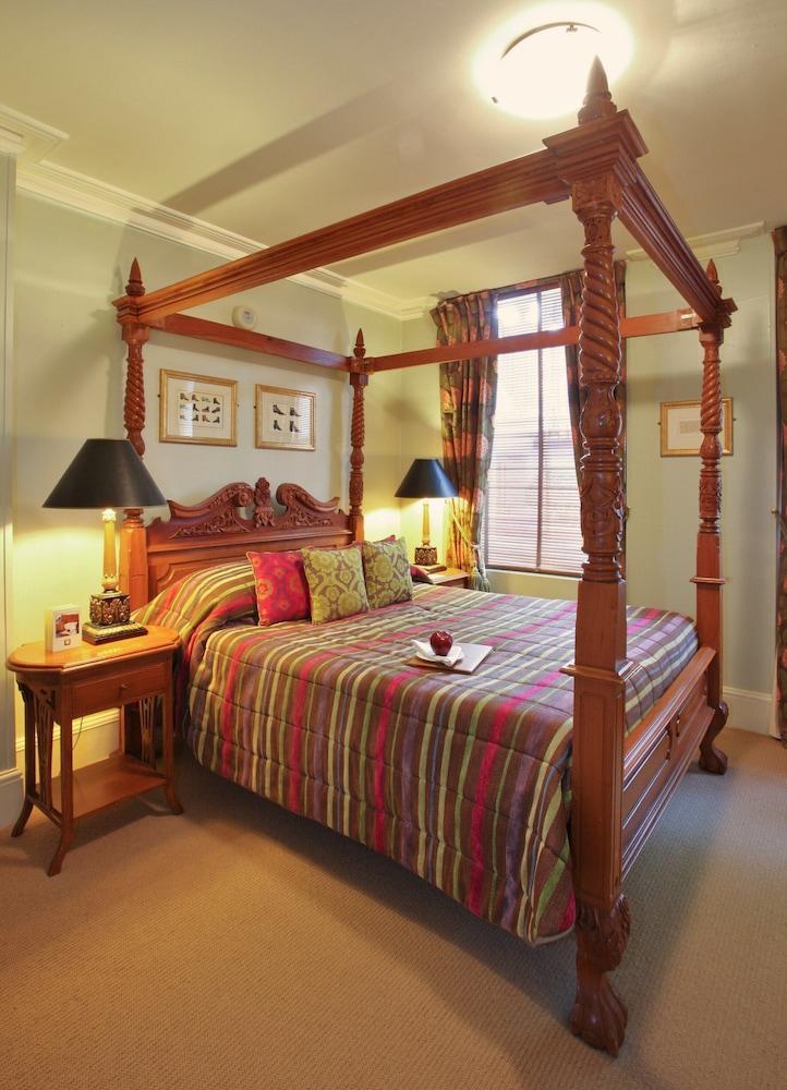 Twenty Nevern Square Hotel Room Type - Double Room (Four Poster)