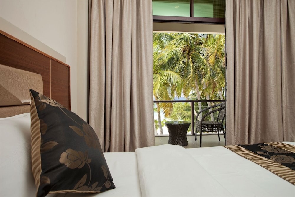Kaani Beach Hotel Room Type - Deluxe Triple Room Sea View