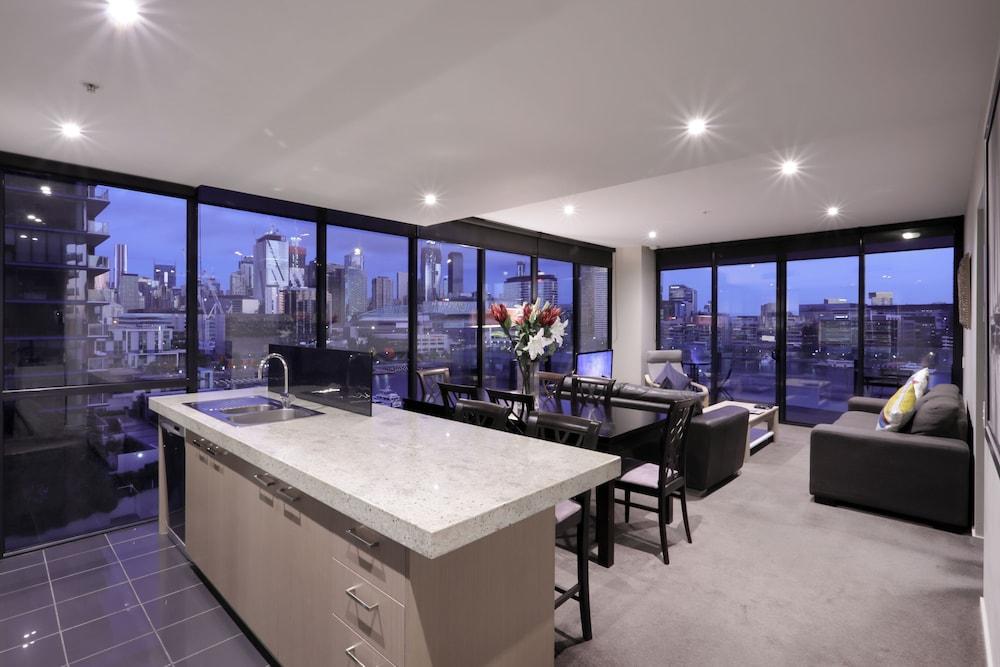 AKOM AT Docklands Room Type - Deluxe Three Bedroom Two Bathroom Apartment with Marina Views