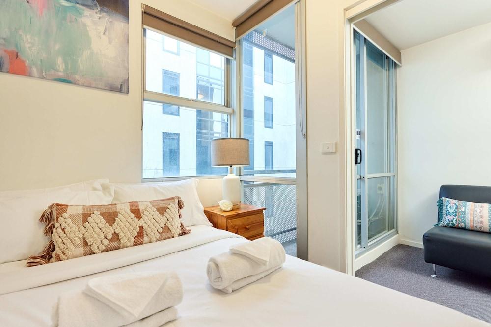 Arrow On Swanston Room Type - Two Bedroom Apartment Arrow On Swanston Room Type - Two Bedroom Apartment