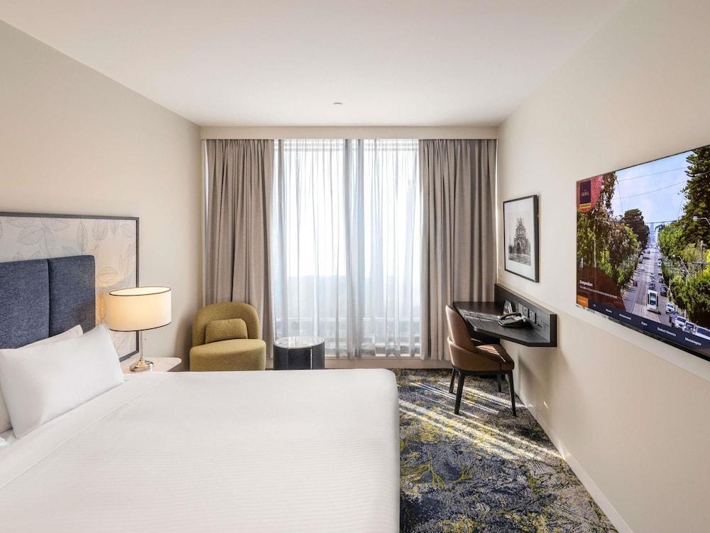 The Sebel Melbourne Kew Room Type - Room, 1 King Bed, Balcony, Courtyard Area The Sebel Melbourne Kew Room Type - Room, 1 King Bed, Balcony, Courtyard Area