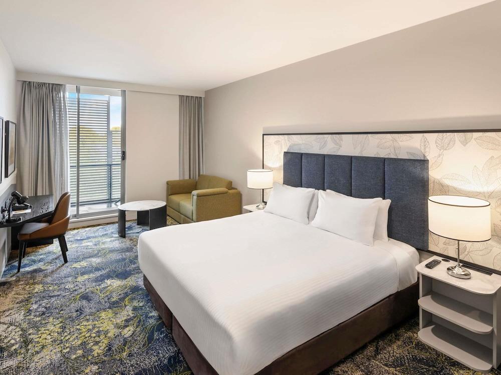 The Sebel Melbourne Kew Room Type - Room, 1 King Bed, Balcony (Large) The Sebel Melbourne Kew Room Type - Room, 1 King Bed, Balcony (Large)