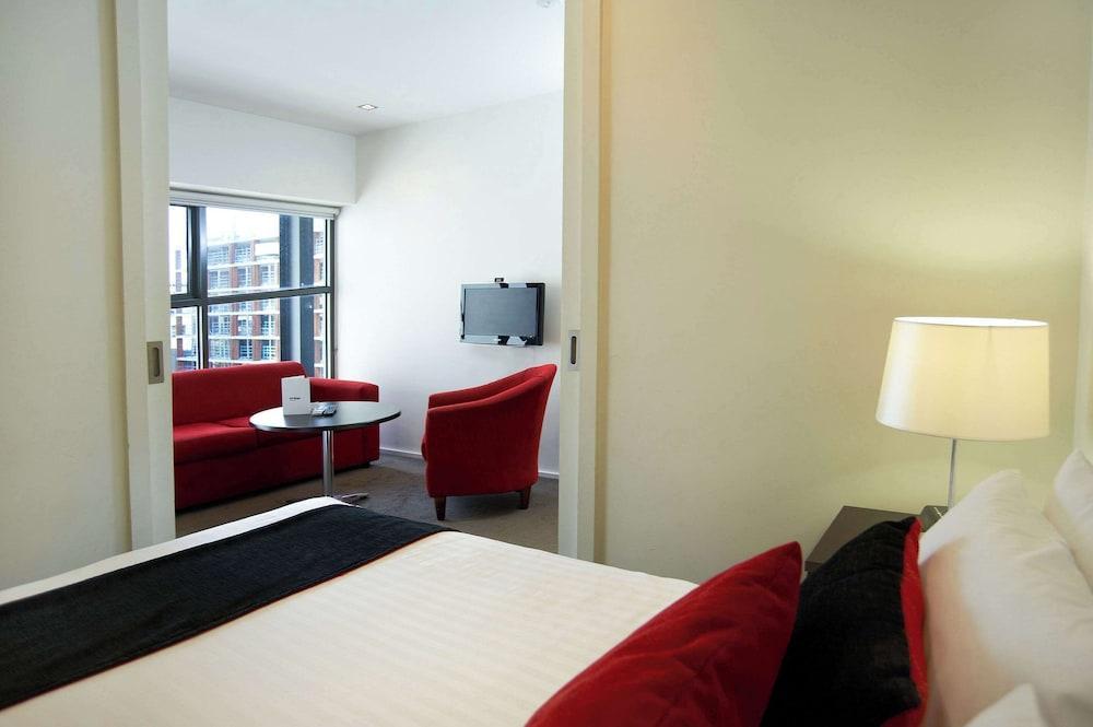 Comfort Apartments on Elizabeth Room Type - One Bedroom Apartment with Sofa Bed