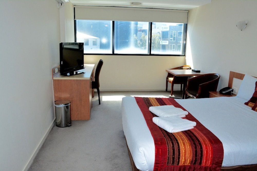 City Park Hotel Room Type - Standard Queen Room
