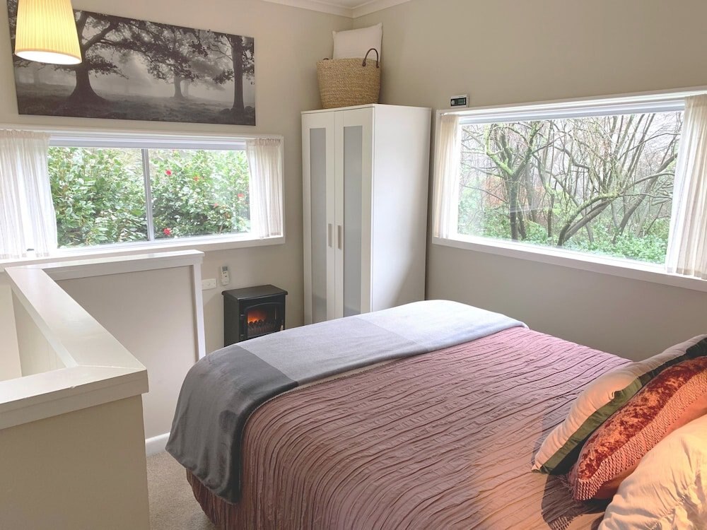 Clarendon Cottages Room Type - Romantic Suite, 1 Queen Bed, Garden View