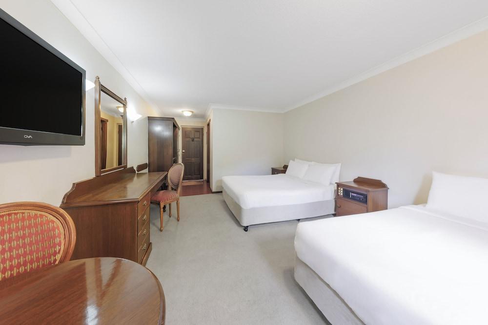 Elizabethan Lodge Room Type - Twin Suite (Q, Q)
