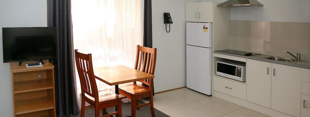 Footscray Motor Inn Room Type - One Bedroom Apartment Footscray Motor Inn Room Type - One Bedroom Apartment