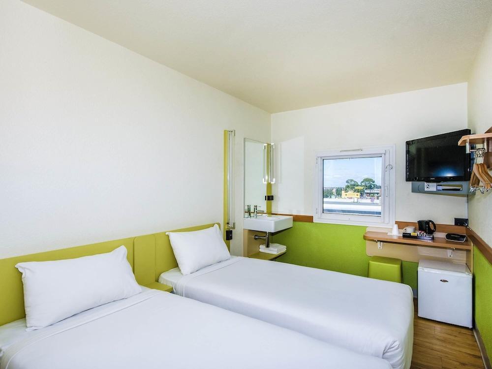 ibis Budget Fawkner Room Type - Standard Room with 2 single beds