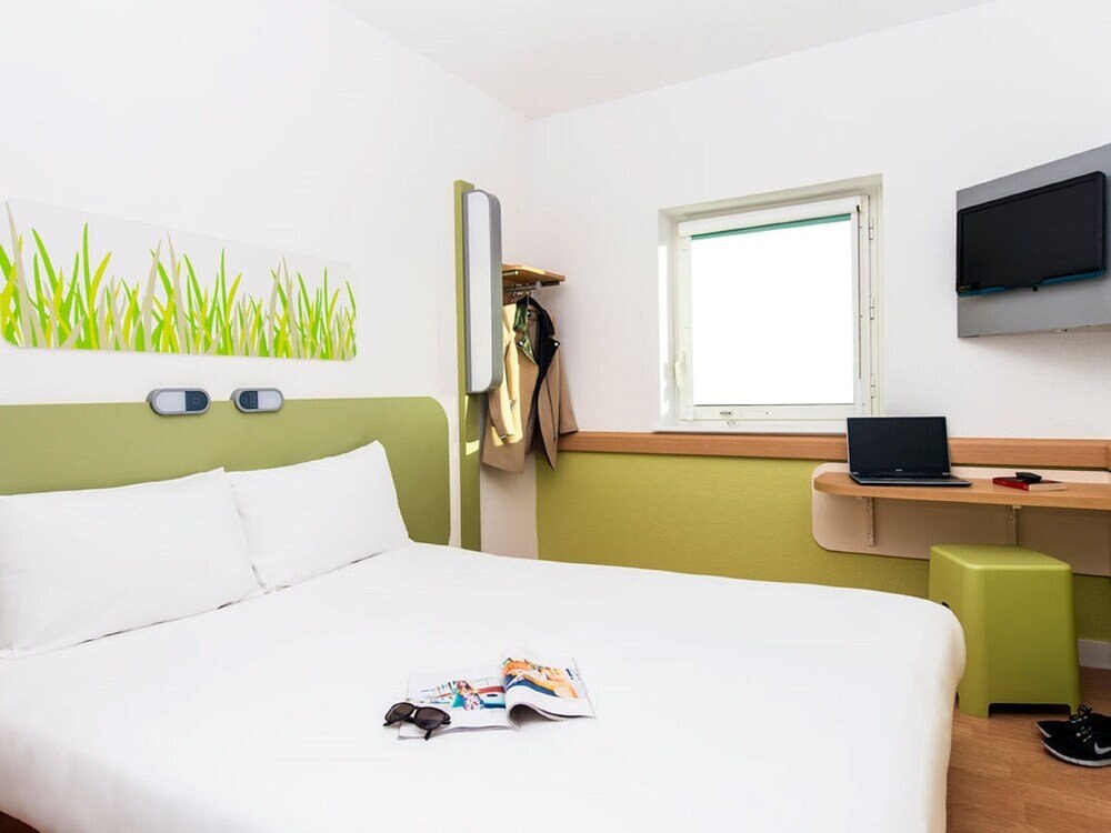 ibis Budget Dandenong Room Type - Standard Room 1 Queen bed