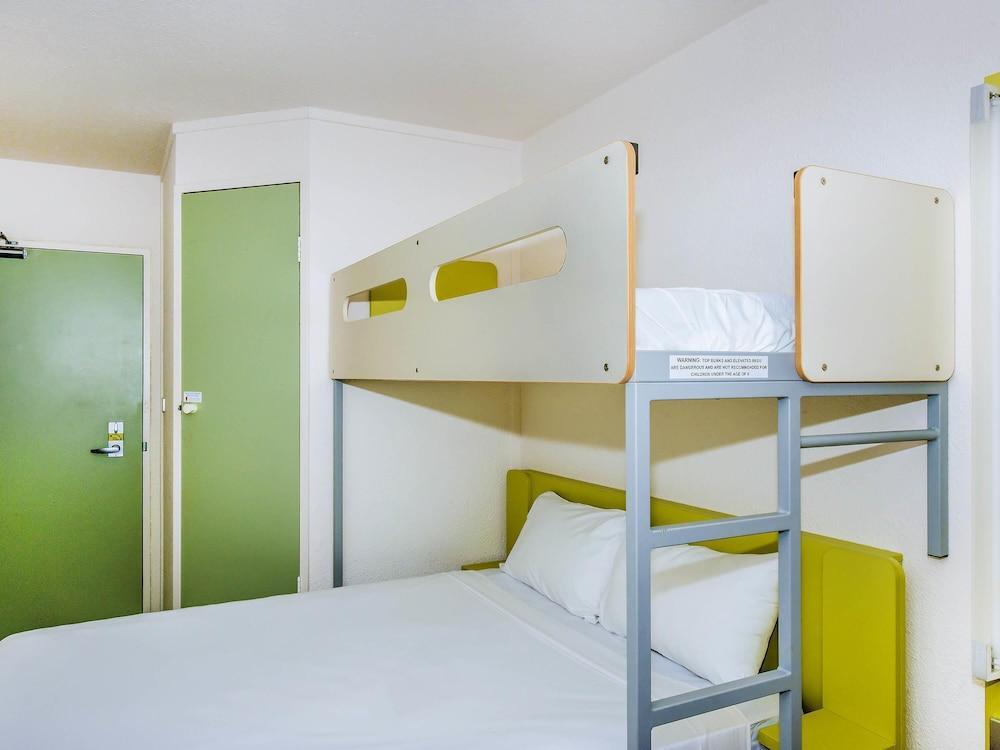 ibis Budget Dandenong Room Type - Standard Room, Multiple Beds