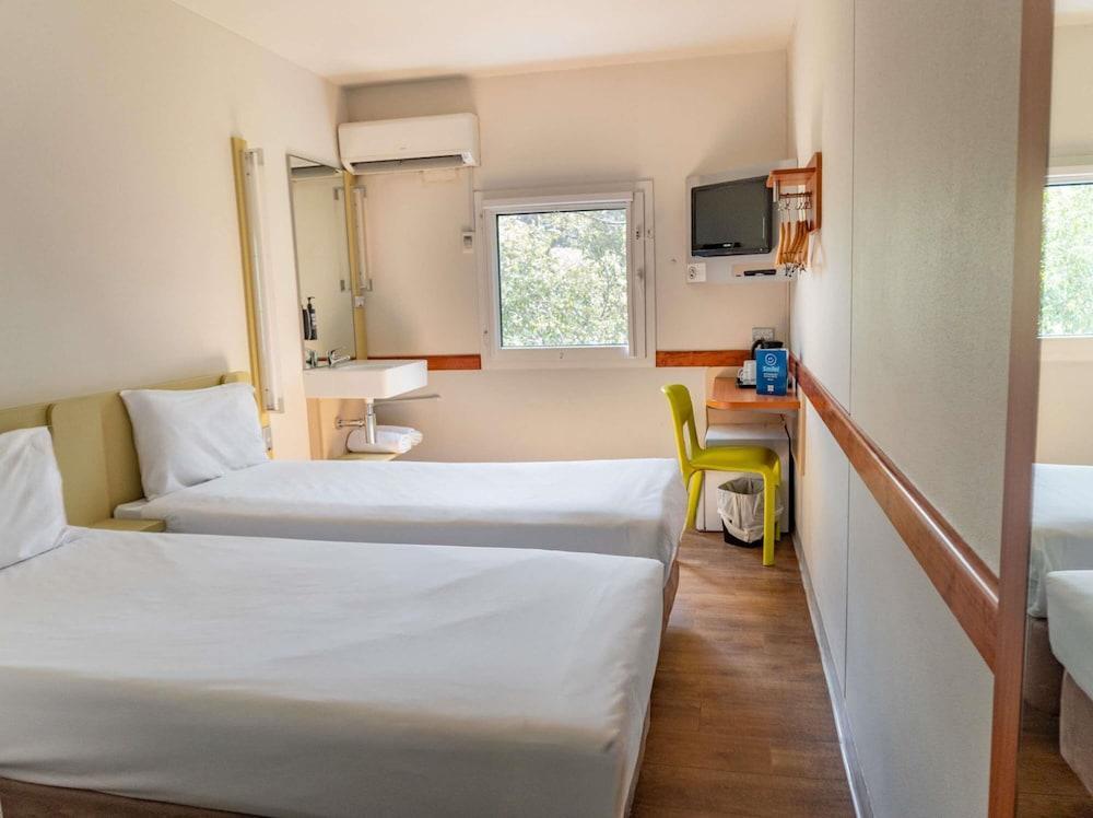 ibis budget Melbourne Airport Room Type - Standard Room, 2 Twin Beds