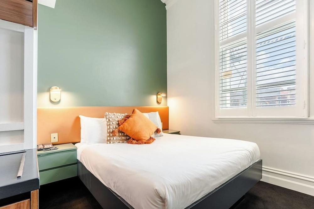 Middle Park Hotel Room Type - Economy Double Room