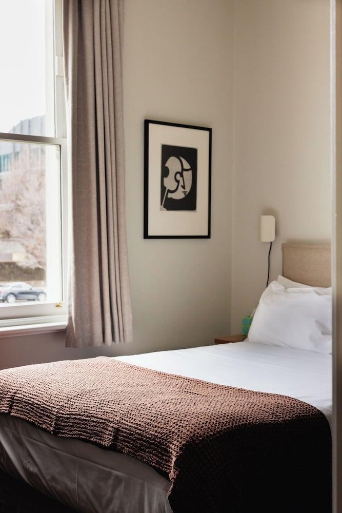 Naughtons Hotel Room Type - Standard Double Room