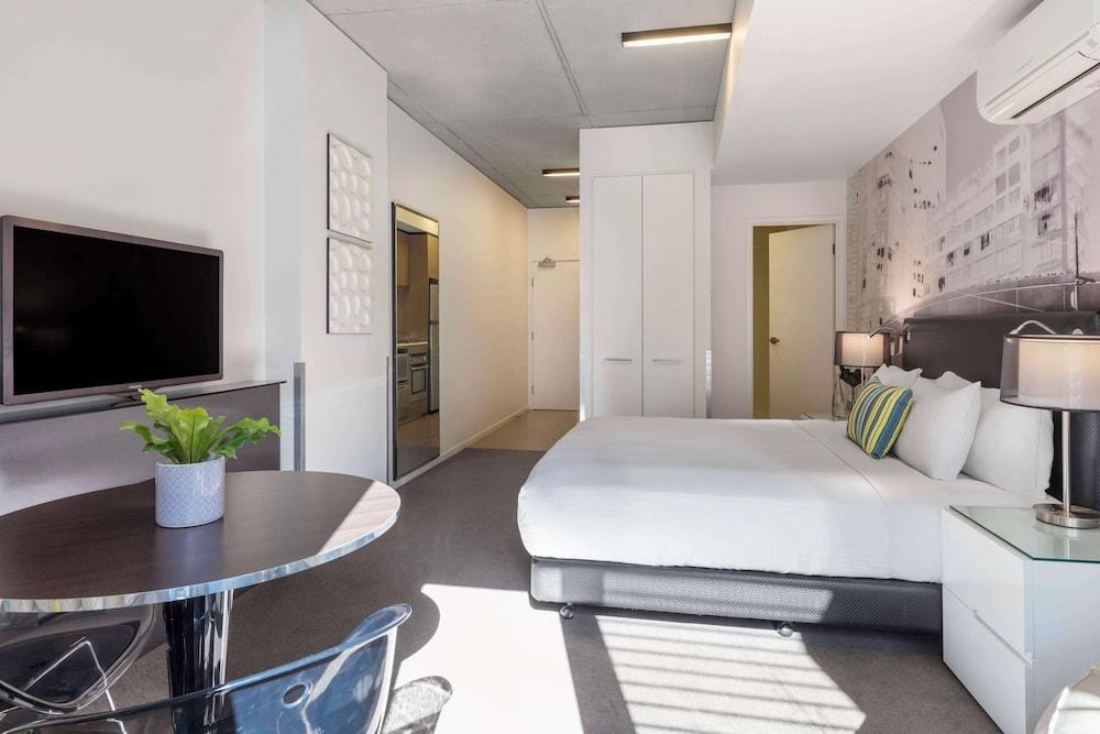 Oaks Melbourne on William Suites Room Type - Studio Apartment Balcony- No Housekeeping Oaks Melbourne on William Suites Room Type - Studio Apartment Balcony- No Housekeeping