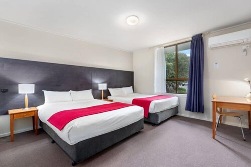 Knox International Hotel & Apartments Room Type - One Bedroom Twin Apartment