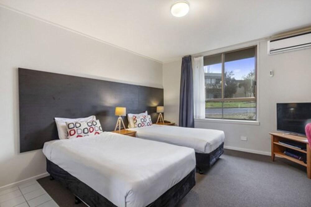 Knox International Hotel & Apartments Room Type - Studio Twin