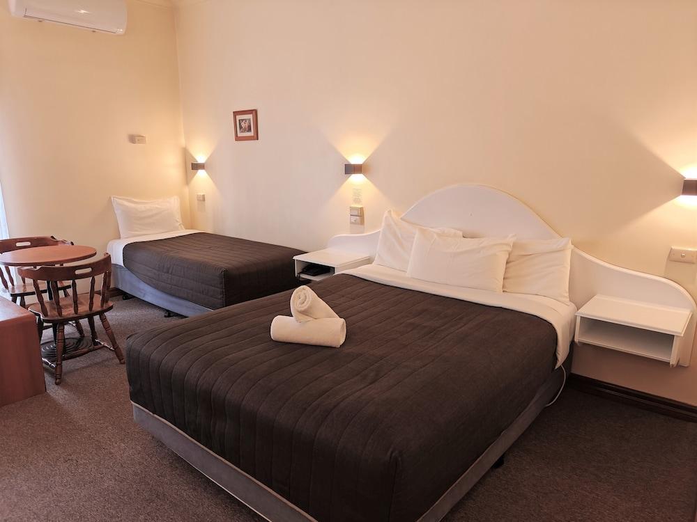 St Georges Motor Inn Room Type - Twin Room