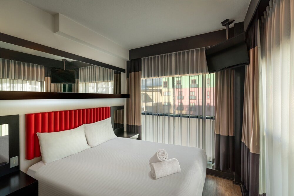 Essence Hotel Carlton Room Type - Standard Queen