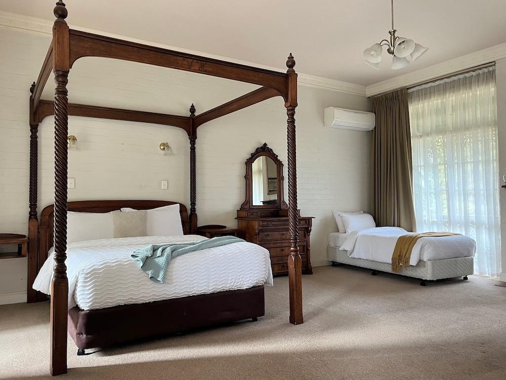 Victoria House Motor Inn Room Type - Family Suite