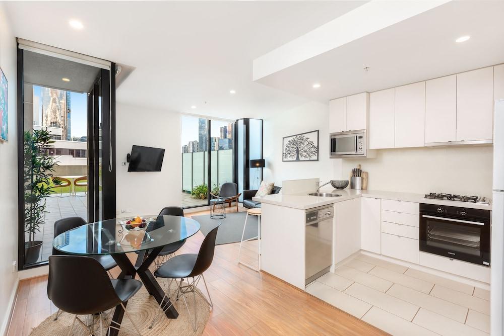 Waterfront Melbourne Apartments Room Type - 2 Bedroom 1 Bath Terrace Apartment