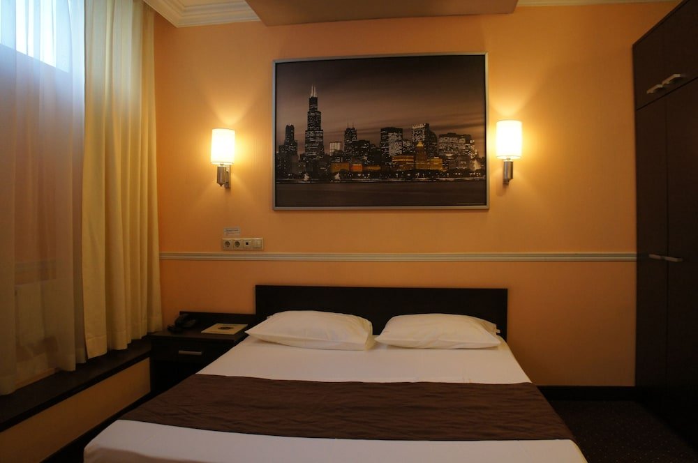 Eugene Hotel Room Type - Standard Double Room Eugene Hotel Room Type - Standard Double Room