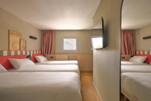 Hotel Premiere Classe Orly Rungis - Tap to explore photos