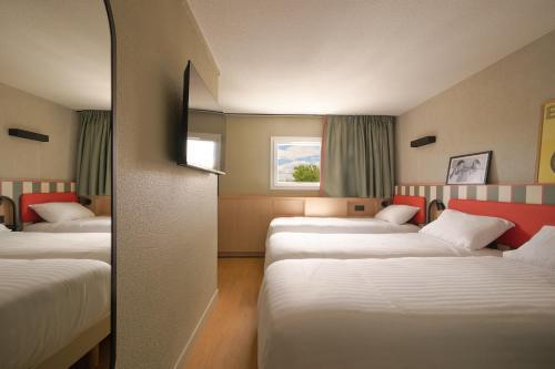 Hotel Premiere Classe Orly Rungis Room Type - EH OH Trio Twin