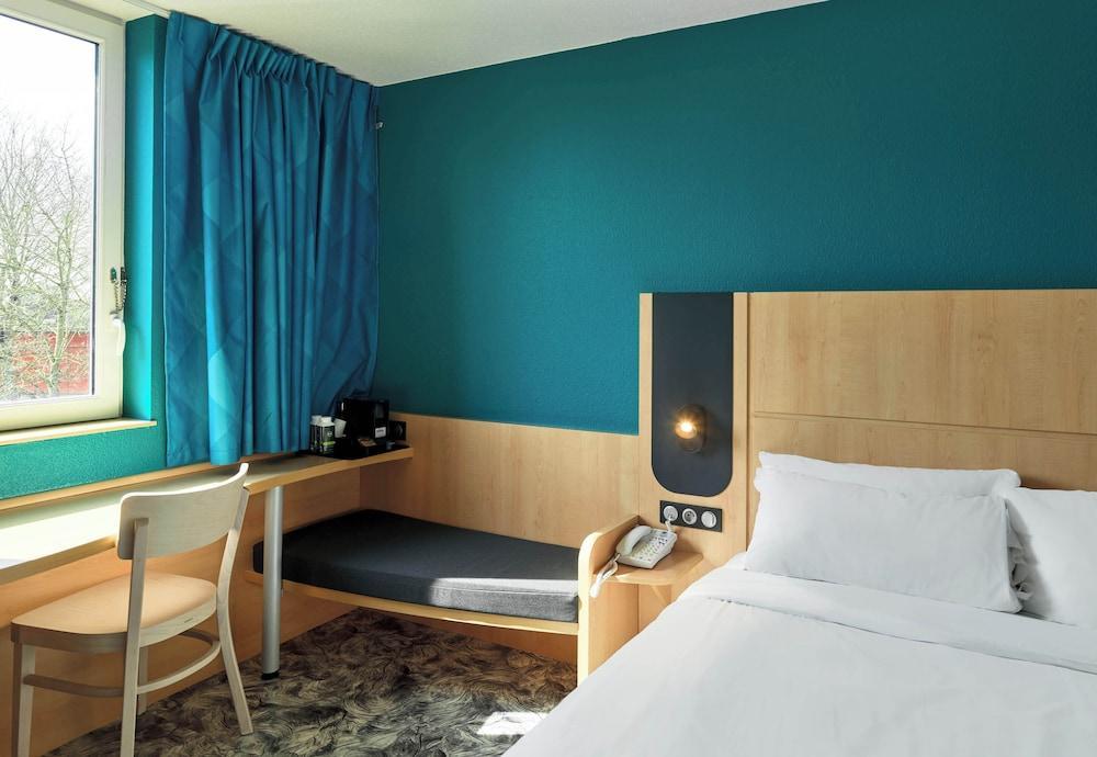 B&B HOTEL Orly Rungis Aéroport 3 étoiles - Tap to explore photos