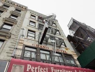 Bowery Grand Hotel - Hostel - Tap to explore photos