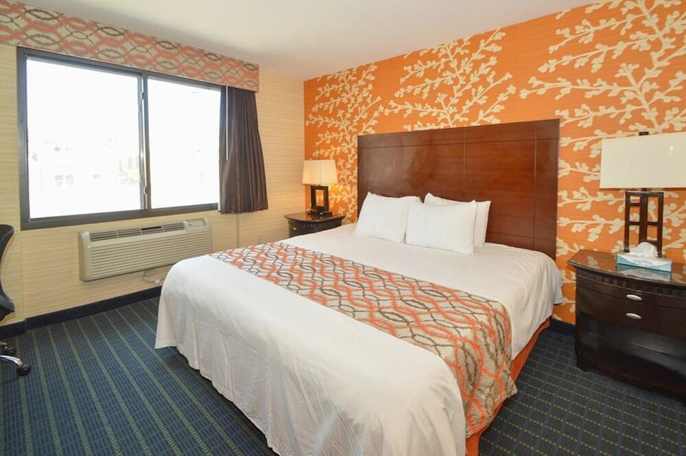 Corona Hotel Room Type - Room, 1 King Bed, Smoking
